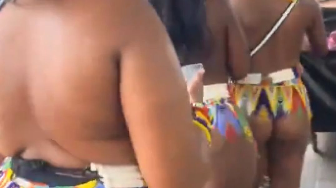 Wakanda Women Go Shopping - boobs alert