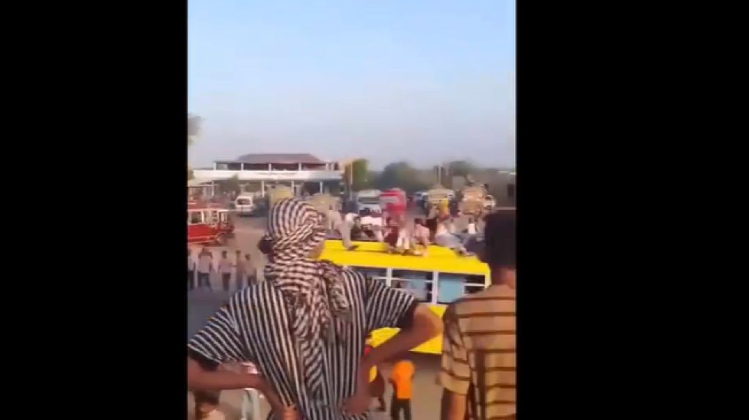 ⁣Passengers Bus Race Accident Leaves 25 Innjured In Pakistan