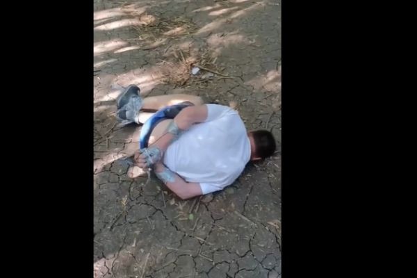 Russian soldiers tortured by Ukrainian soldiers
